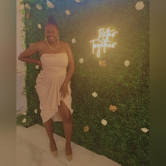 BELLA IS LIVE WITH HER SOLO SHOW (HOME OF NAME YOUR PRICE) 💜 - Picture 10 of 13